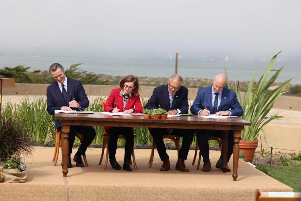 El Gobernador Newsom y los líderes de la Colaboración de la Costa del Pacífico vuelven a comprometerse con una acción climática audaz
